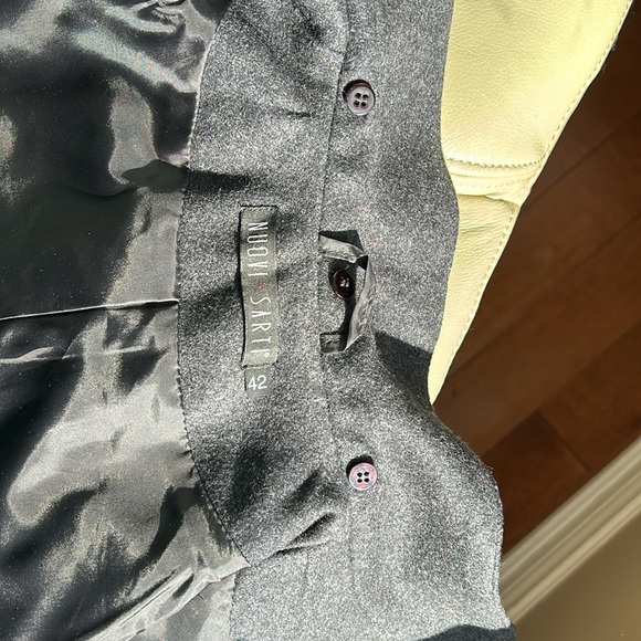 Italian designer  Grey Jacket with Attachable b&w shirt trim faux fur collar - Picture 10 of 13